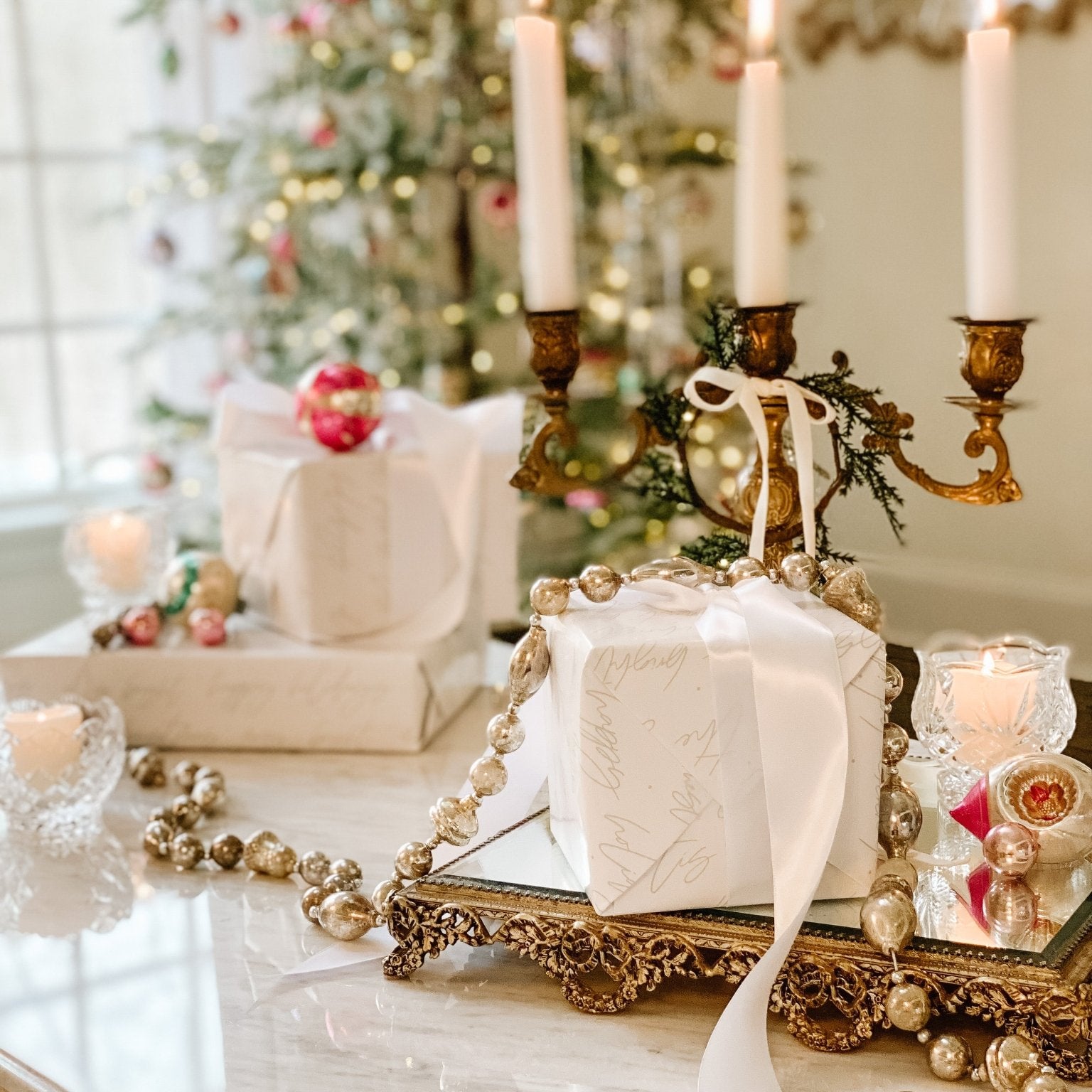 Ultimate Guide to Incorporating Vintage Christmas Decor - Ivory Lane Home